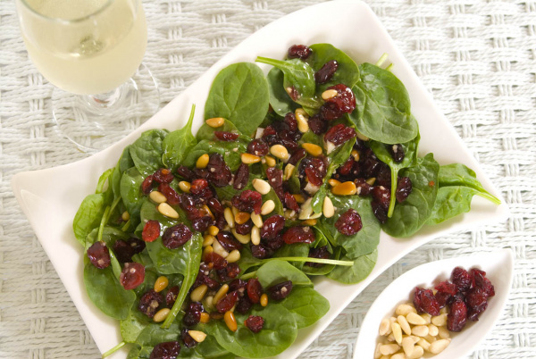 Spinach cranberry salad